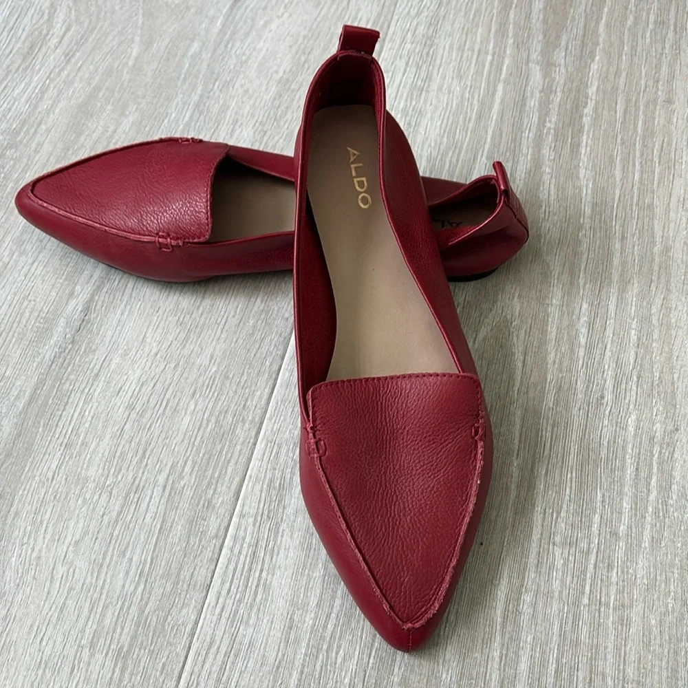 Aldo woman’s Red Leather Pointed Toe Flats size 9 - Picture 1 of 9